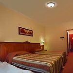 Hotel Gereby Kuria Es Lovasudvar Lajosmizse