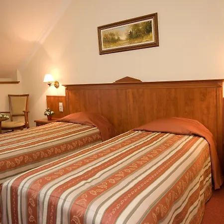 מלון Gereby Kuria Es Lovasudvar לאיושמיז'ה