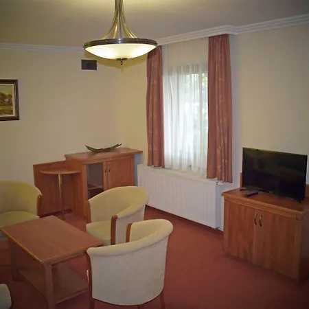 Gereby Kuria Es Lovasudvar לאיושמיז'ה