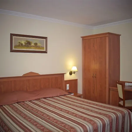 Gereby Kuria Es Lovasudvar מלון