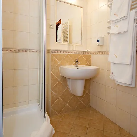 Hotel Gereby Kuria Es Lovasudvar Lajosmizse