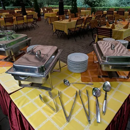 Gereby Kuria Es Lovasudvar מלון