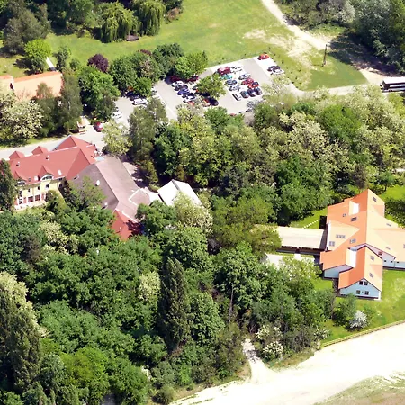 Gereby Kuria Es Lovasudvar מלון 3*