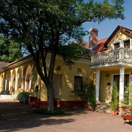 Gereby Kuria Es Lovasudvar Hotel 3*