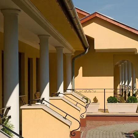 Hotel Gereby Kuria Es Lovasudvar Lajosmizse