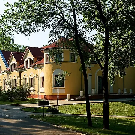 Szálloda Geréby Kúria és Lovasudvar Lajosmizse