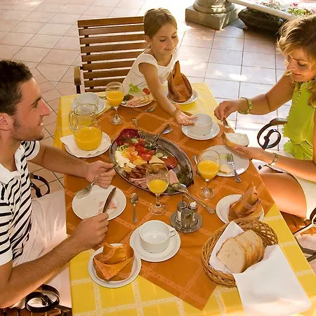 Gereby Kuria Es Lovasudvar Hotel 3*