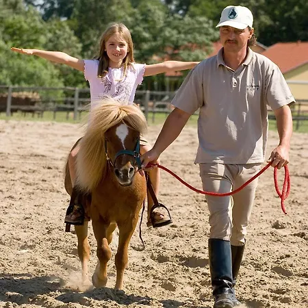 Gereby Kuria Es Lovasudvar Hotel 3*