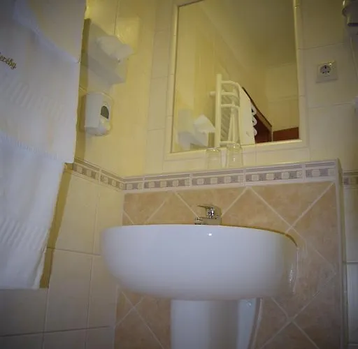 Gereby Kuria Es Lovasudvar Hotell Lajosmizse
