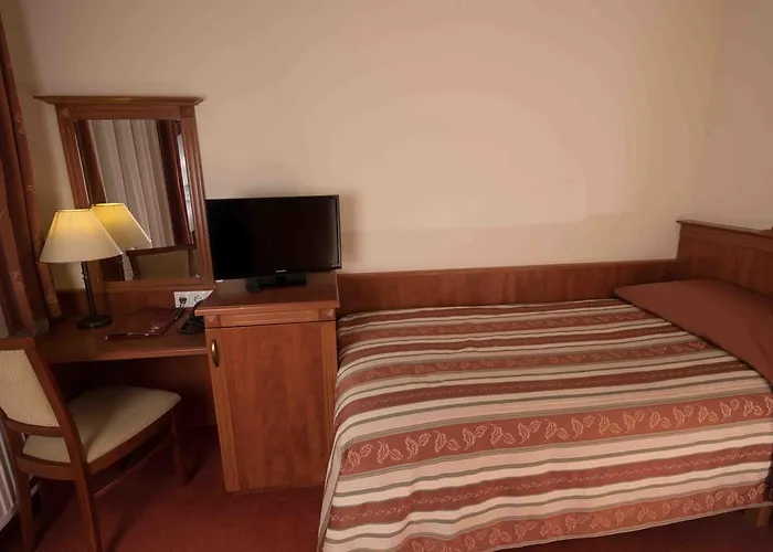 Hotel Gereby Kuria Es Lovasudvar Lajosmizse